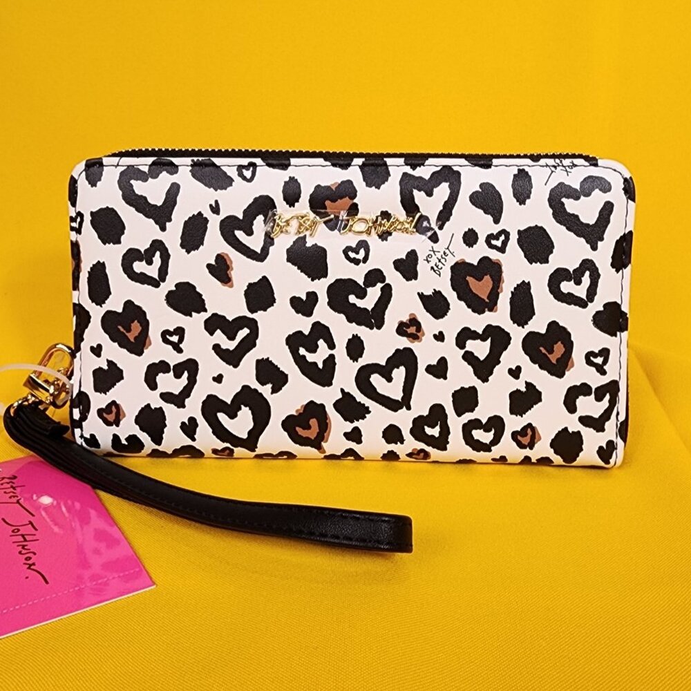 Betsey Johnson Leopard Heart White Black Wallet Wristlet Zip Around NEW - Picture 12 of 12